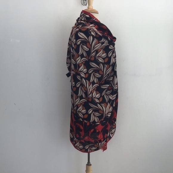 Ann Taylor large tropical print with border scarf/shawl/ coverup 79”x86” - Picture 7 of 11